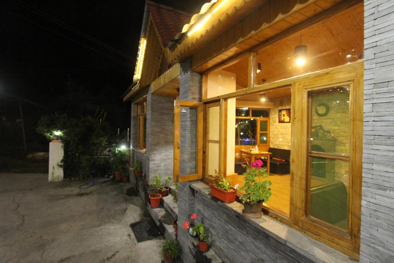 Holiday Hill Mountain View With Balcony McLeod Ganj Buitenkant foto